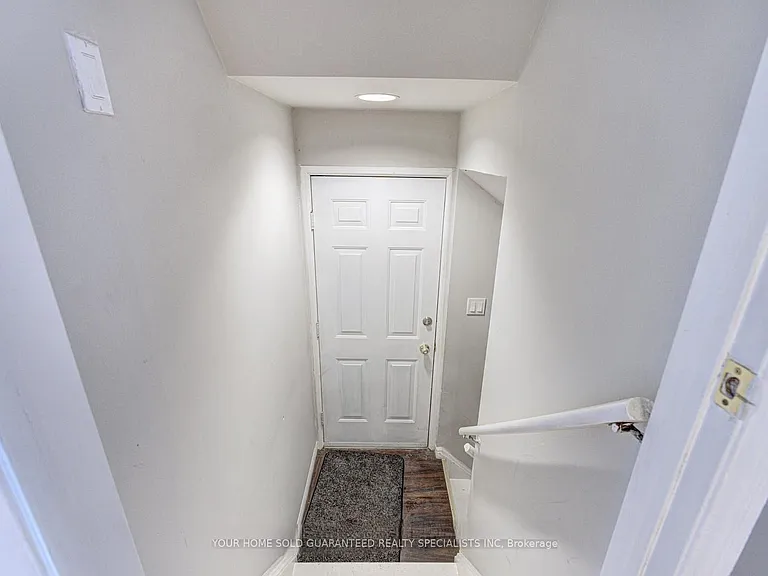 47 Hewitt Cres — Photo 11
