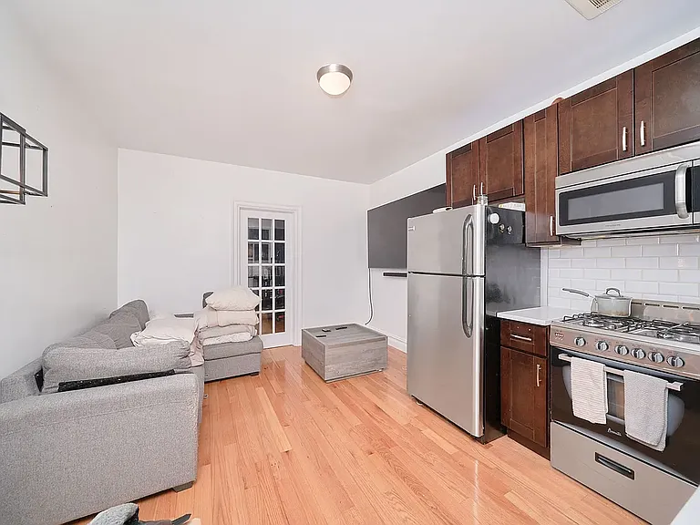 233 E 82nd St #5A — Photo 2
