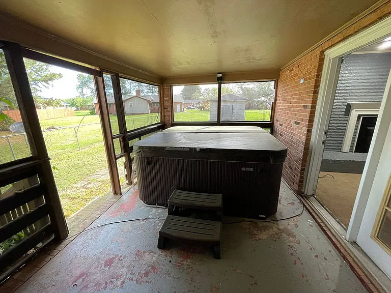 1341 Devonshire Ct — Photo 13