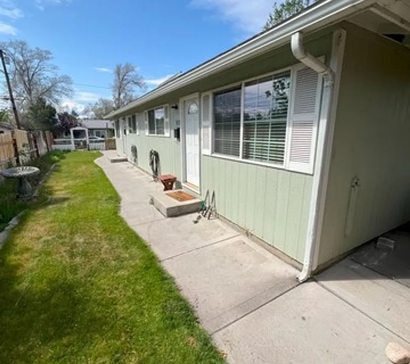 1050 I St