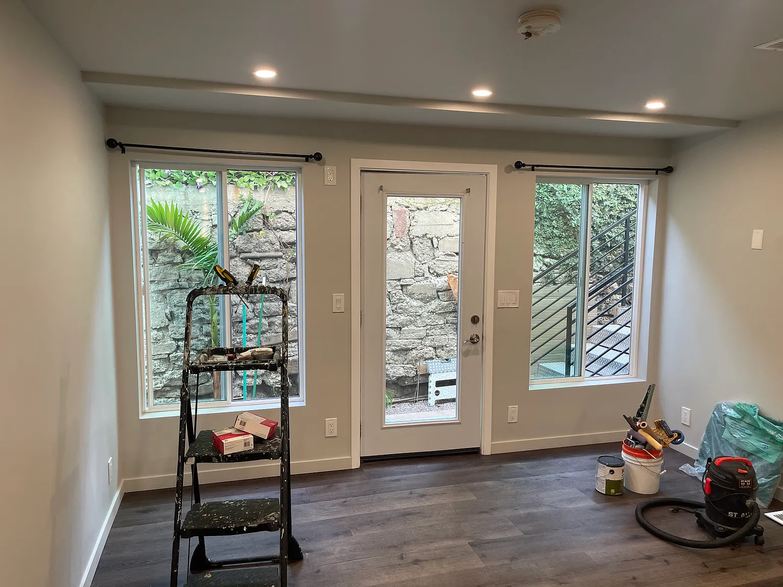 3 bed, $3,000 — Photo 2