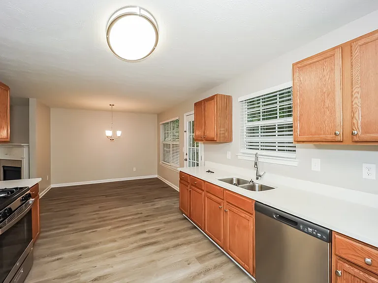 2534 Walter Way — Photo 8