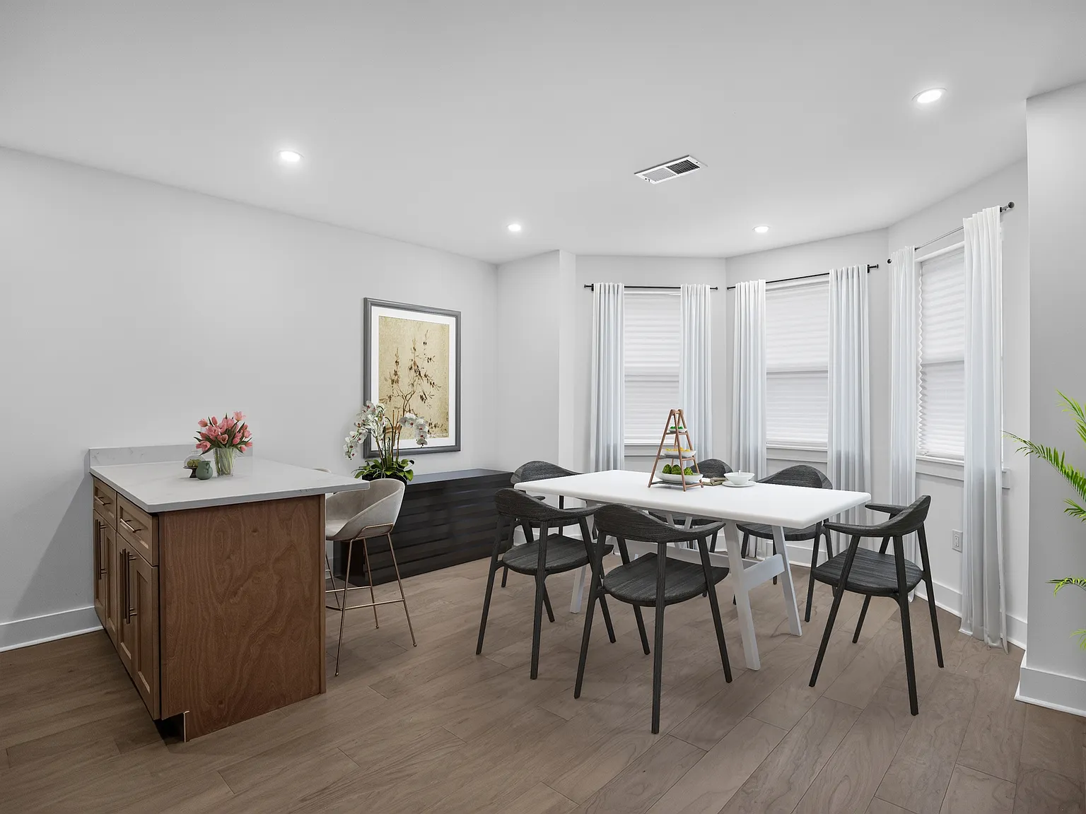 2 bed, 700 sqft, $1,800 — Photo 4