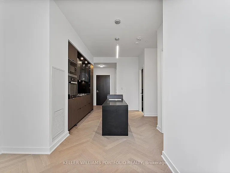 11 Yorkville Ave #2907 — Photo 12