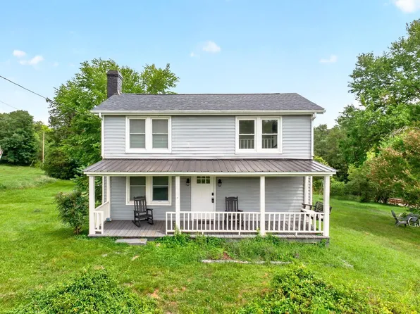 31 Capel Ln, Norwood, VA 24581