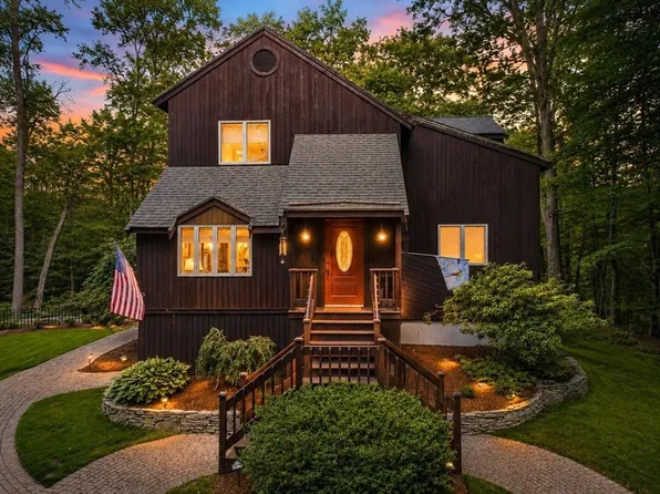 41 Apple Rd, Brimfield, MA 01010