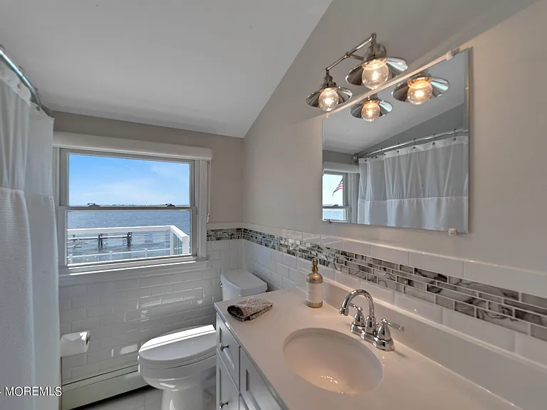 340 Bay Ln — Photo 71