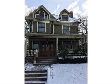 618 4th St photo 1