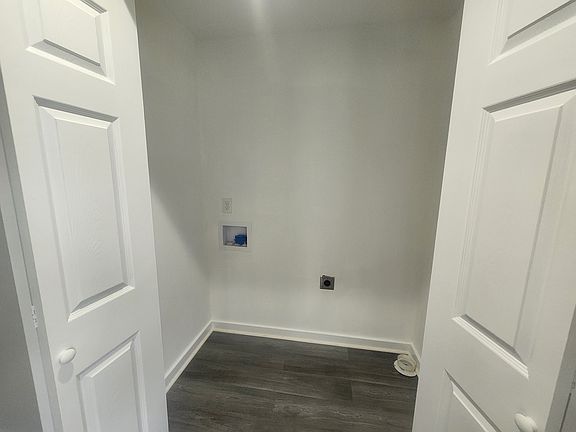 5th image of 2621 Louise Ave