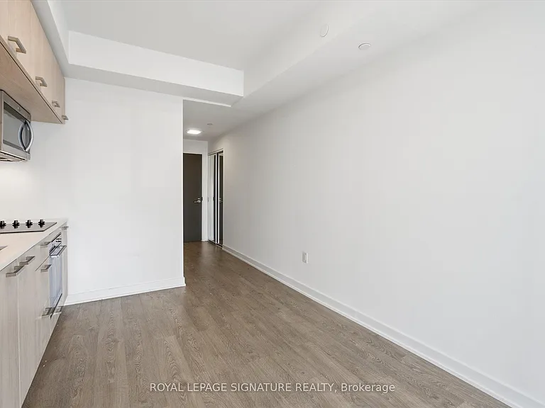 50 McCaul St #917 — Photo 7