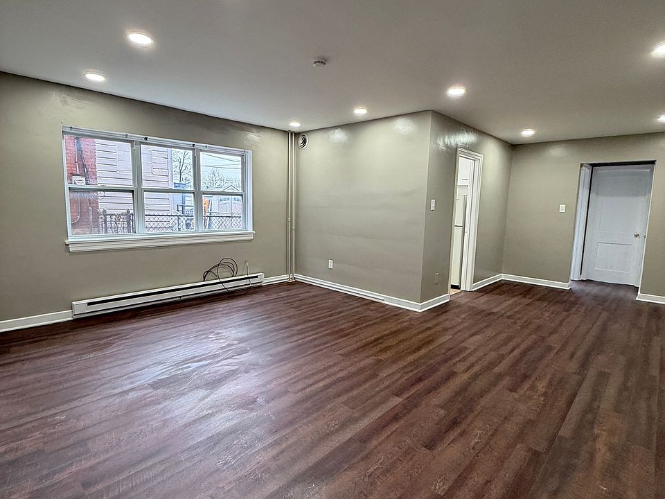 1st image of 1500 Verbeke St APT 3