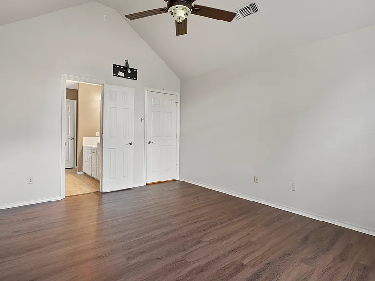 3715 Dahlia Dr — Photo 10
