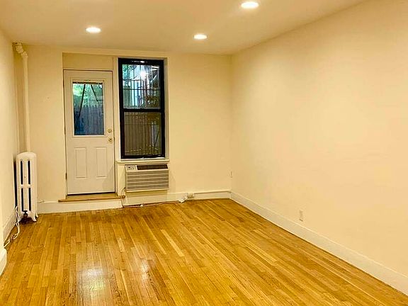 3rd image of 47 W 87th St