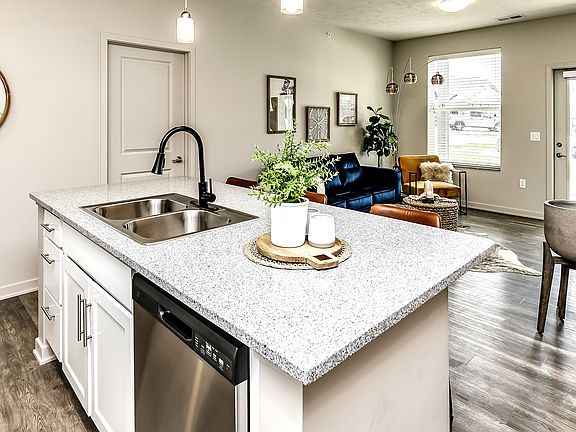3rd image of 17801 Cypress Dr #733