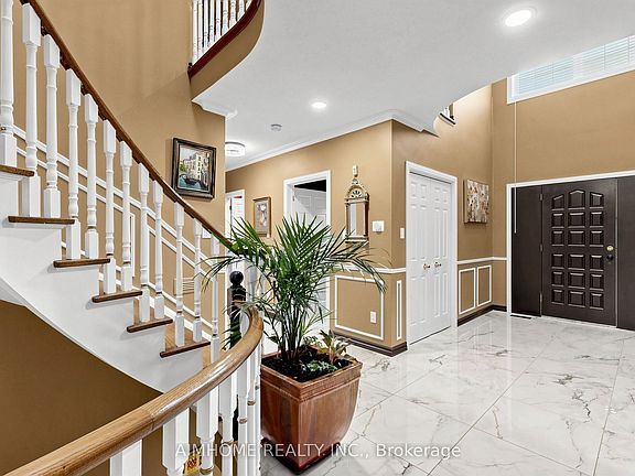 4th image of 93 Clarinda Dr S