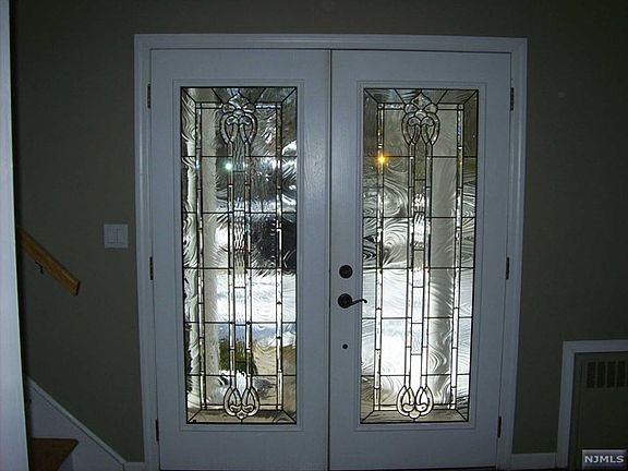 5th image of 351 Norman Dr