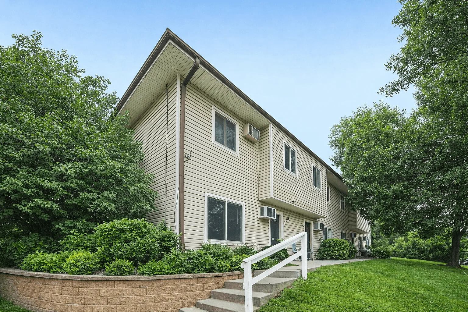 Carver Ridge Townhomes — Photo 1