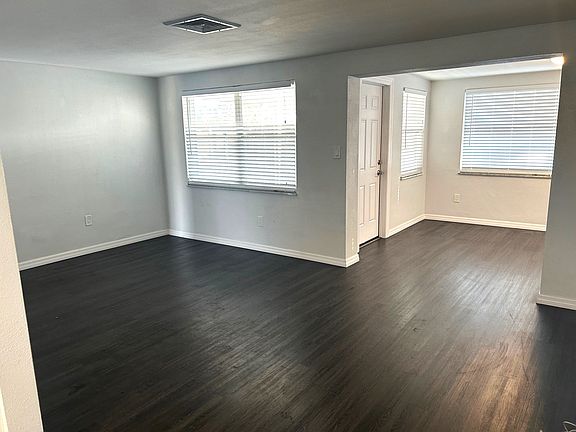 5th image of 4108 Chesswood Dr