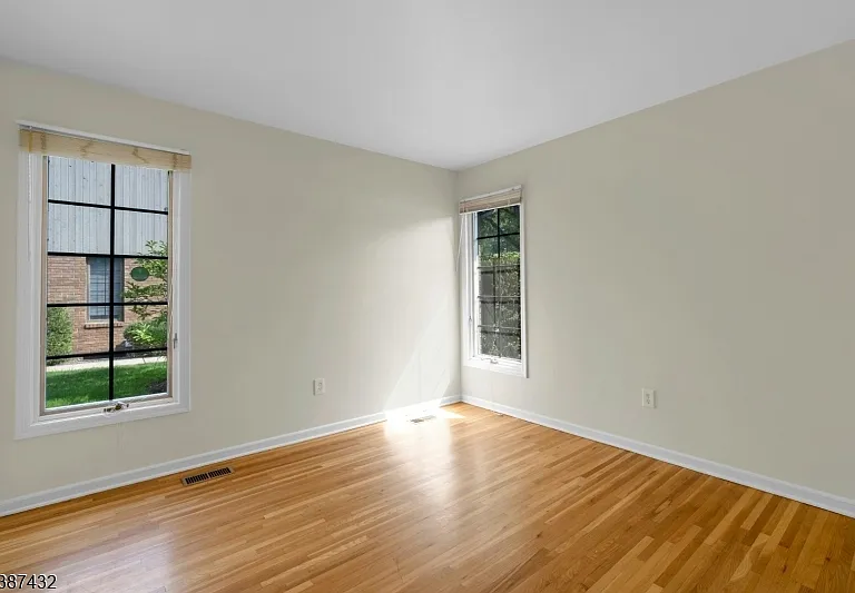 10 Shelley Pl — Photo 10