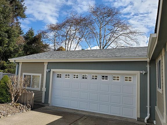 2nd image of 4312 SE Heron Loop