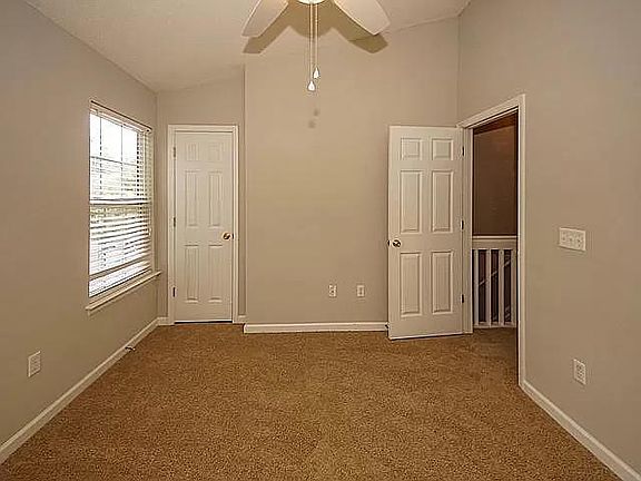 2nd image of 7997 Shadow Oak Dr