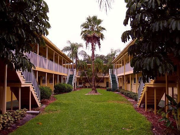 Courtyard @ Tyrone 5th