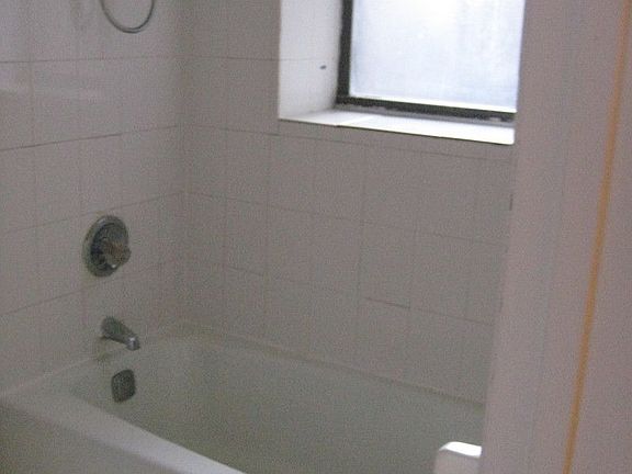 3rd image of 103 W 80th St APT 4C