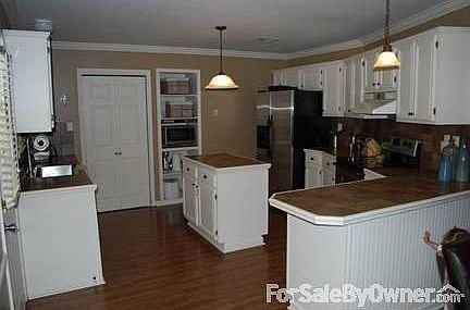 3rd image of 220 Sunflower Dr