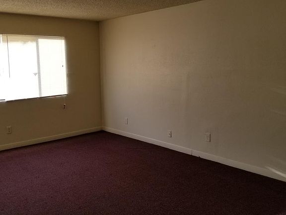 3rd image of 2057 E 19th St APT B