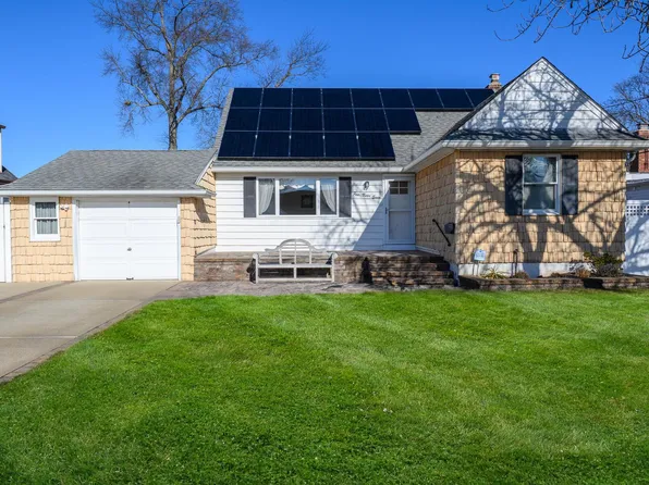 437 17th Street, West Babylon, NY 11704