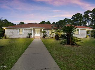 895 Mallet Bayou Rd, Freeport, FL 32439