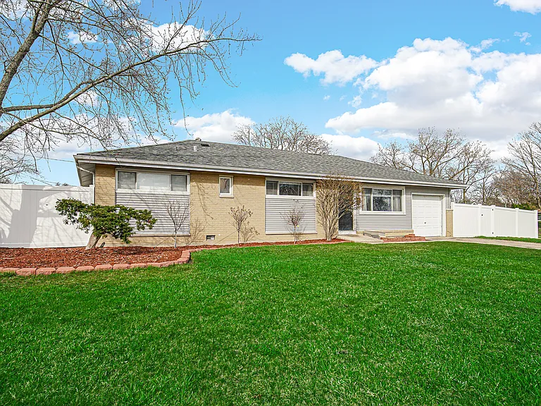 310 Maricopa Ln — Photo 18
