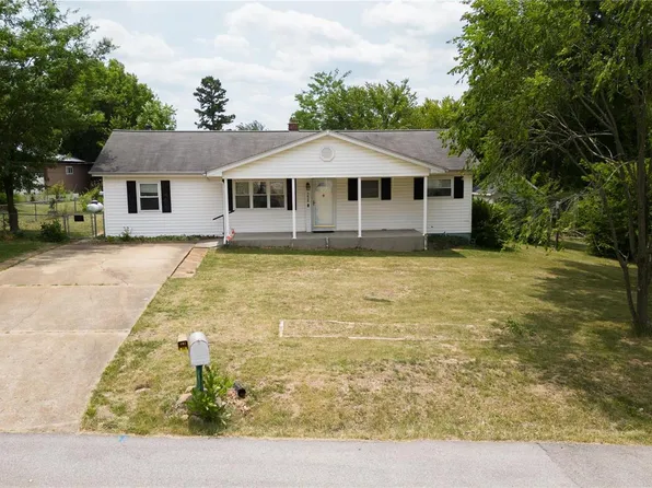 5428 Terry Dr, High Ridge, MO 63049