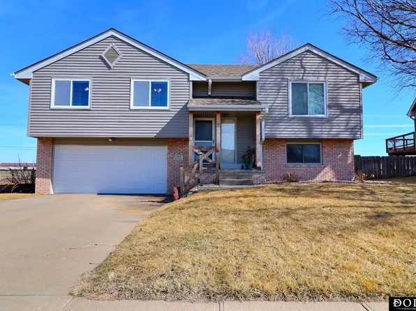 908 Sheridan St, Fremont, NE 68025