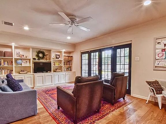 2nd image of 144 Oak Park Dr