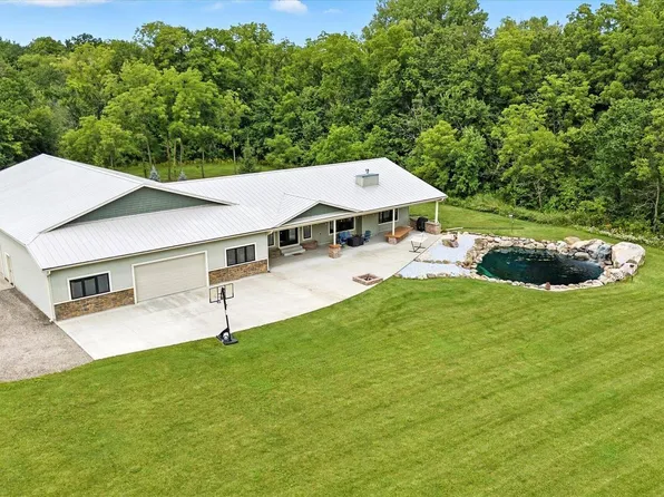 8431 Big Bend ROAD, Waterford, WI 53185