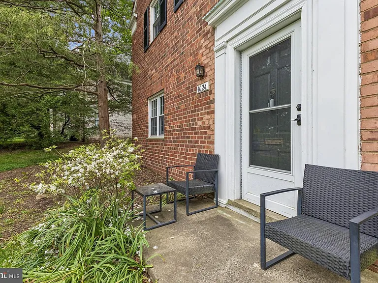 1024 Valley Dr — Photo 29