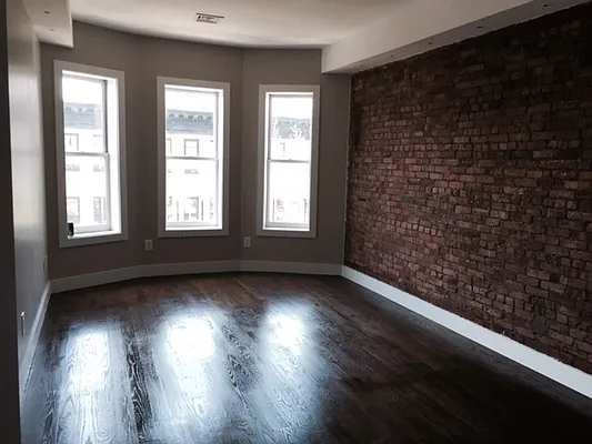 Rented by Premier Metro Realty Corp | media 22