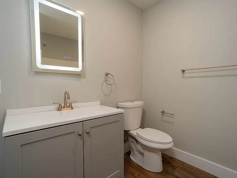 145 King St — Photo 14