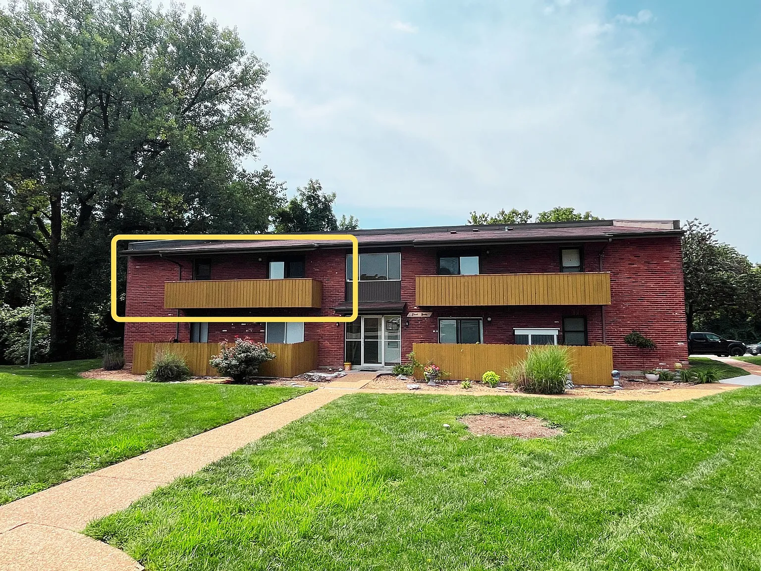 2 bed, 876 sqft, $1,100 — Photo 1