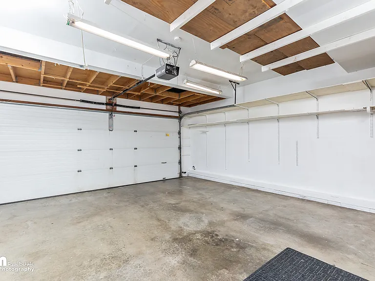 1821 Commodore Dr — Photo 12