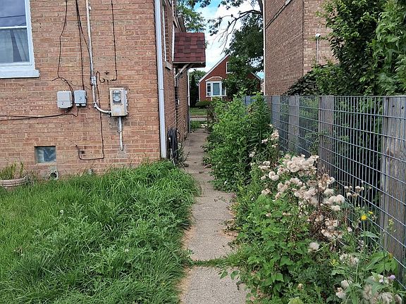 3rd image of 3729 W 80th Pl
