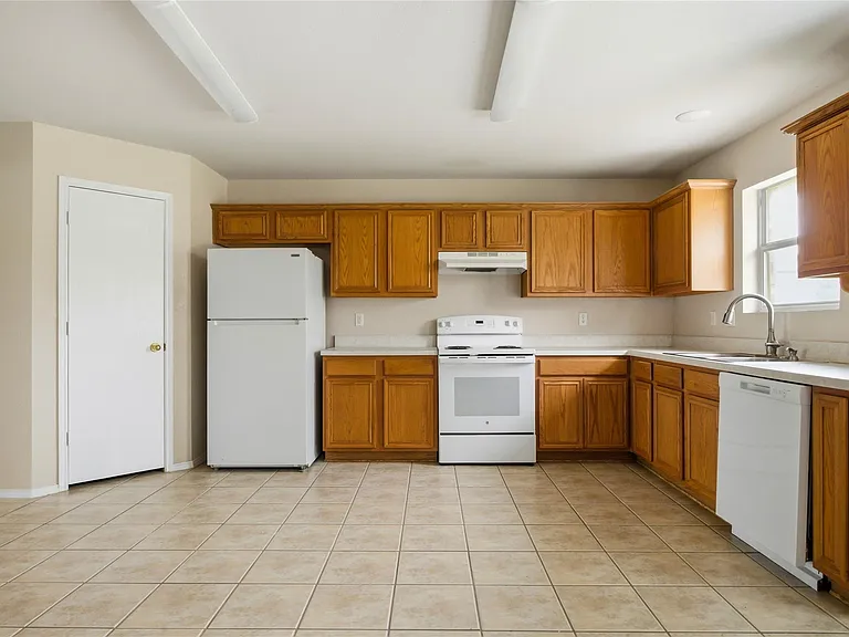 100 Pinnacle Cir — Photo 18