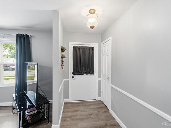 5th image of 102 Craig Dr