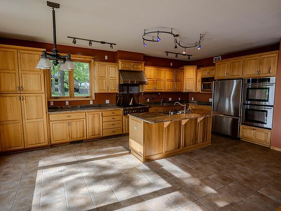 5th image of 12284 Bayberry Dr