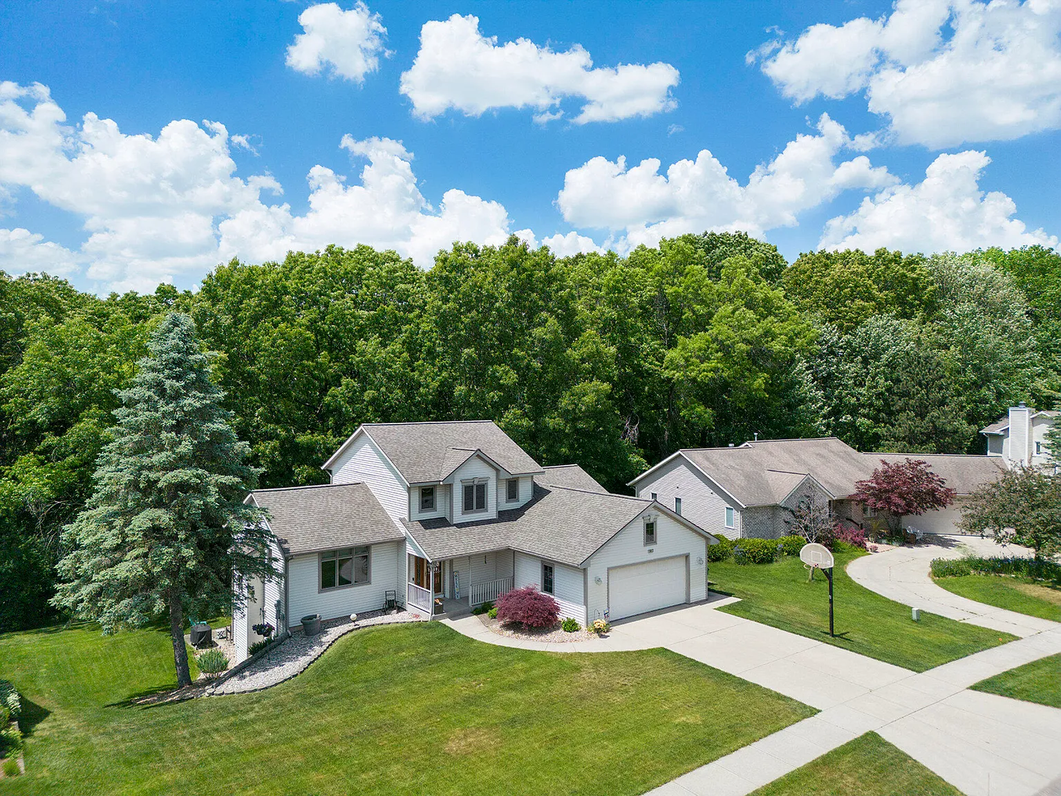 3827 Summit View Dr NE photo 1