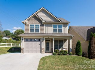 31 Burlington Ln, Fletcher, NC 28732