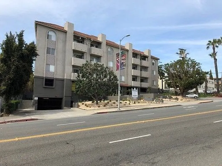 10520 National Blvd — Photo 26