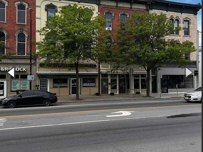 83 E Main St — Photo 2