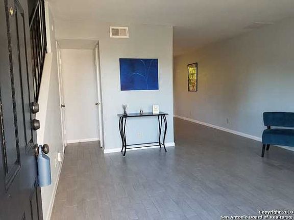 3rd image of 6427 Wurzbach Rd APT 58